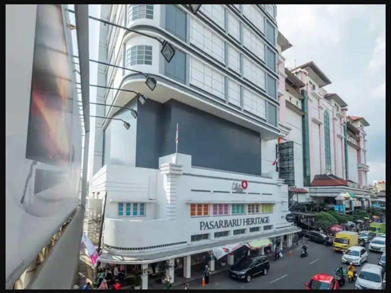 Super Oyo Collection O Hotel Pasar Baru Heritage Bandung Exterior foto