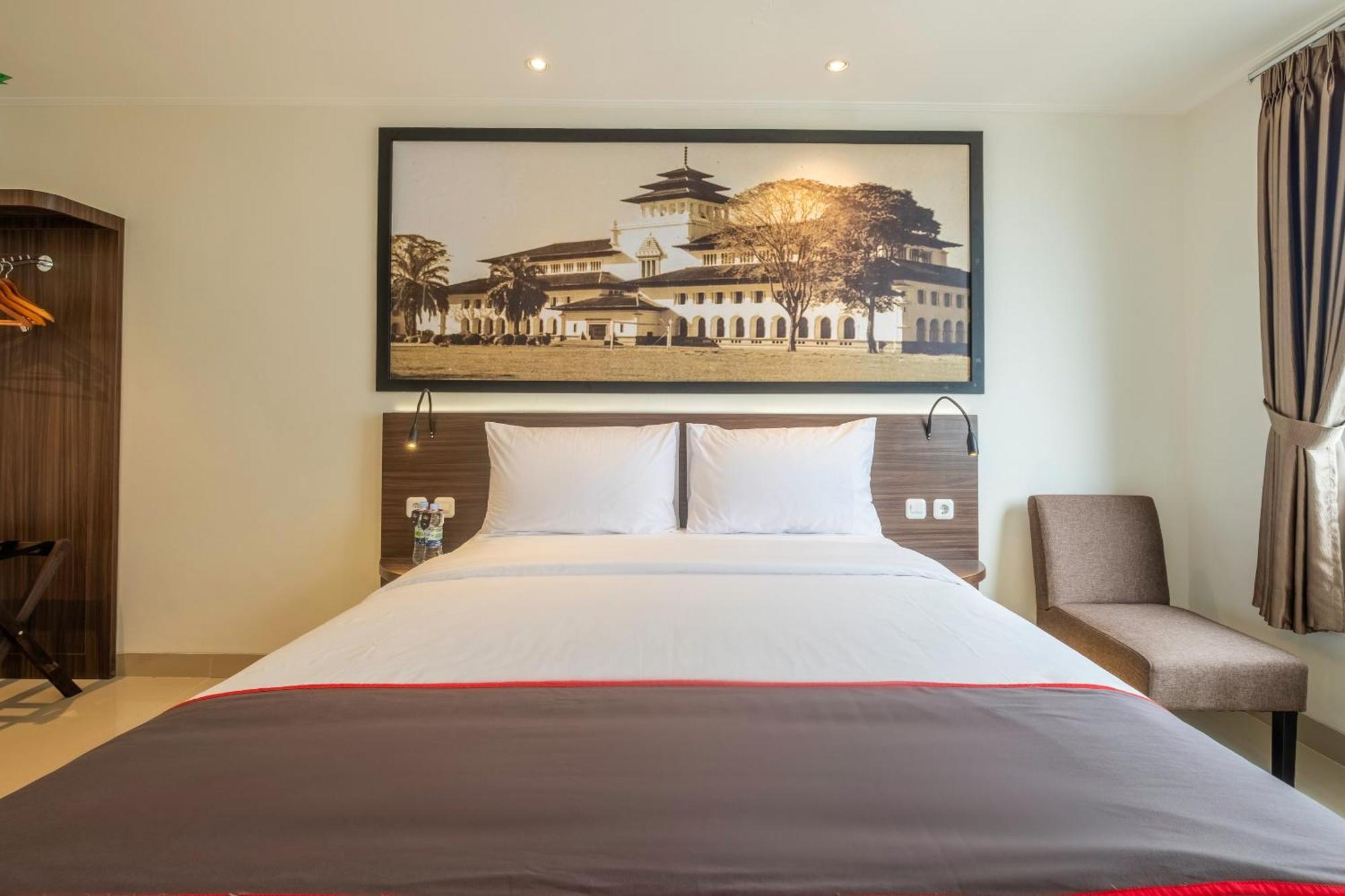 Super Oyo Collection O Hotel Pasar Baru Heritage Bandung Exterior foto