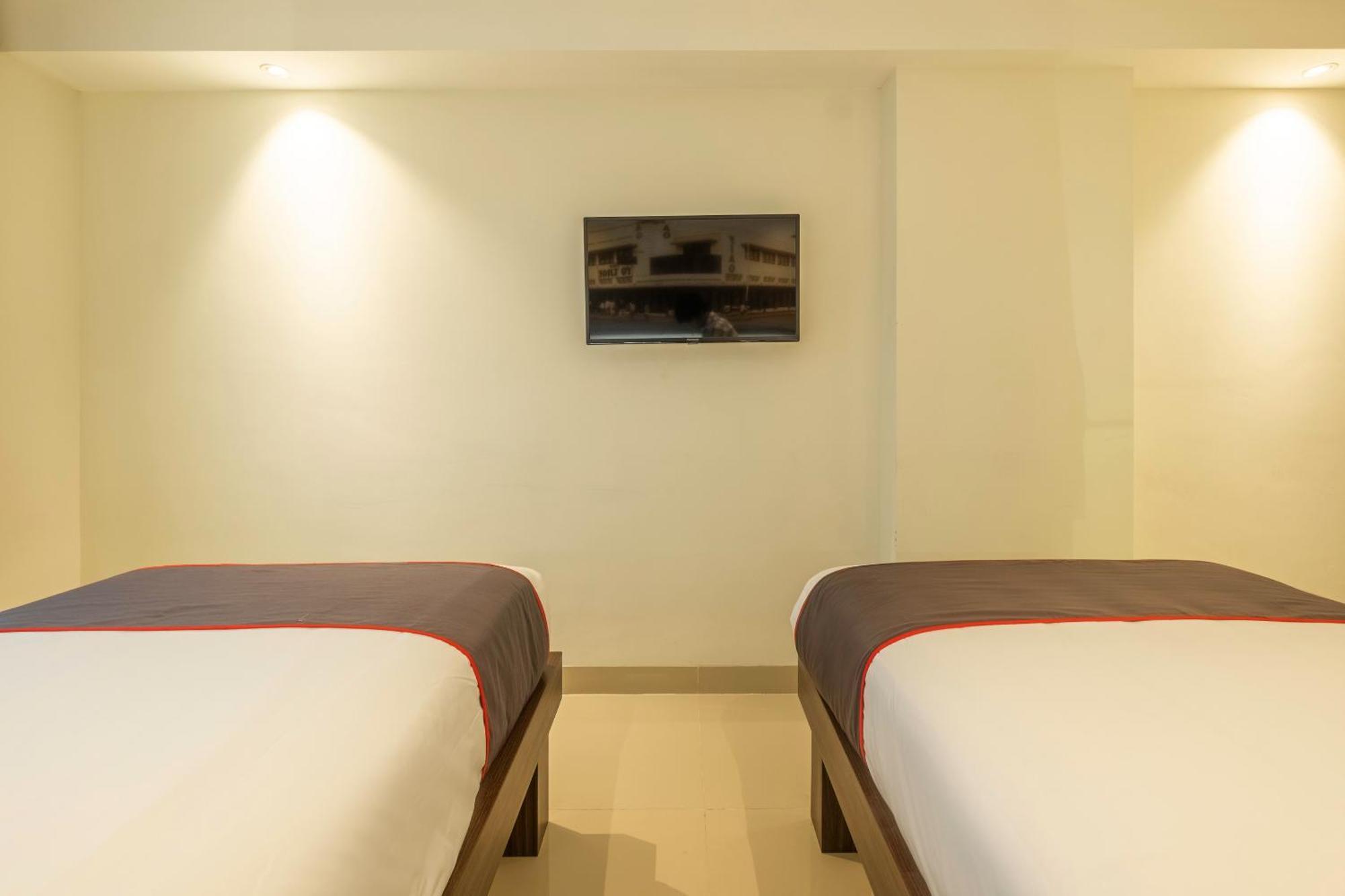 Super Oyo Collection O Hotel Pasar Baru Heritage Bandung Exterior foto