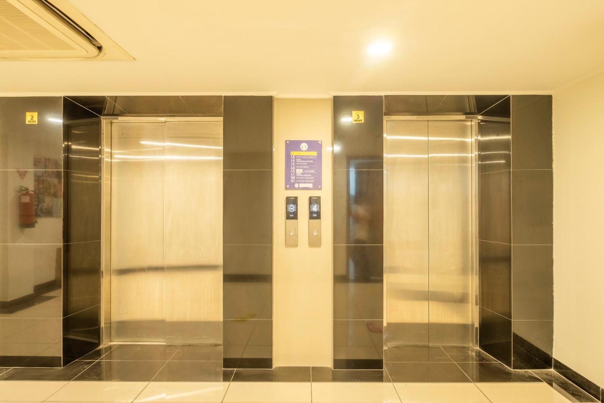 Super Oyo Collection O Hotel Pasar Baru Heritage Bandung Exterior foto