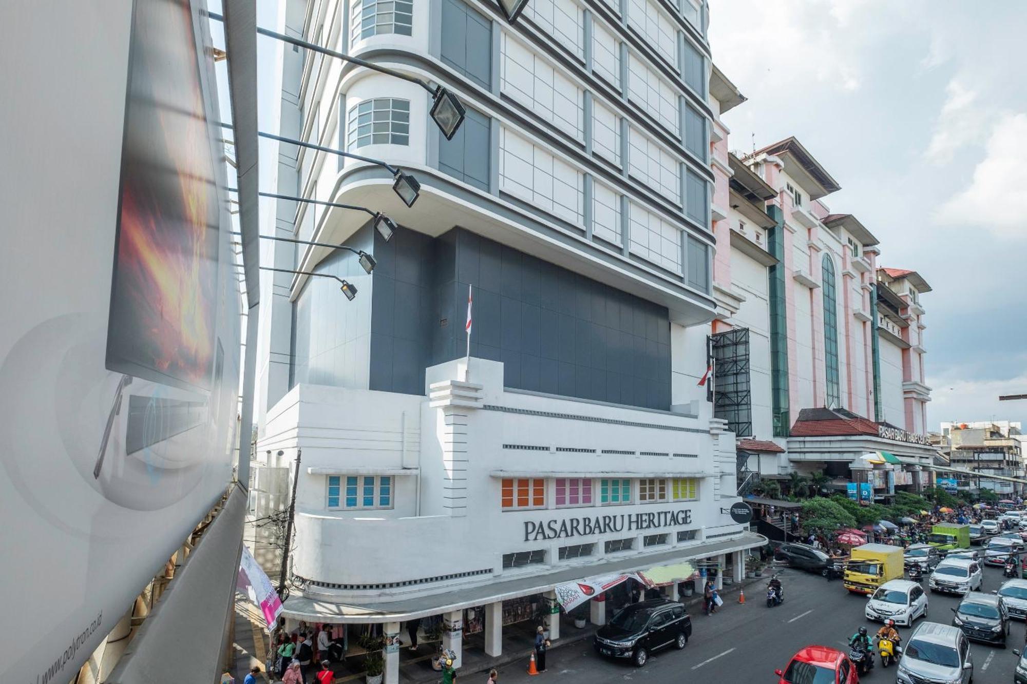 Super Oyo Collection O Hotel Pasar Baru Heritage Bandung Exterior foto