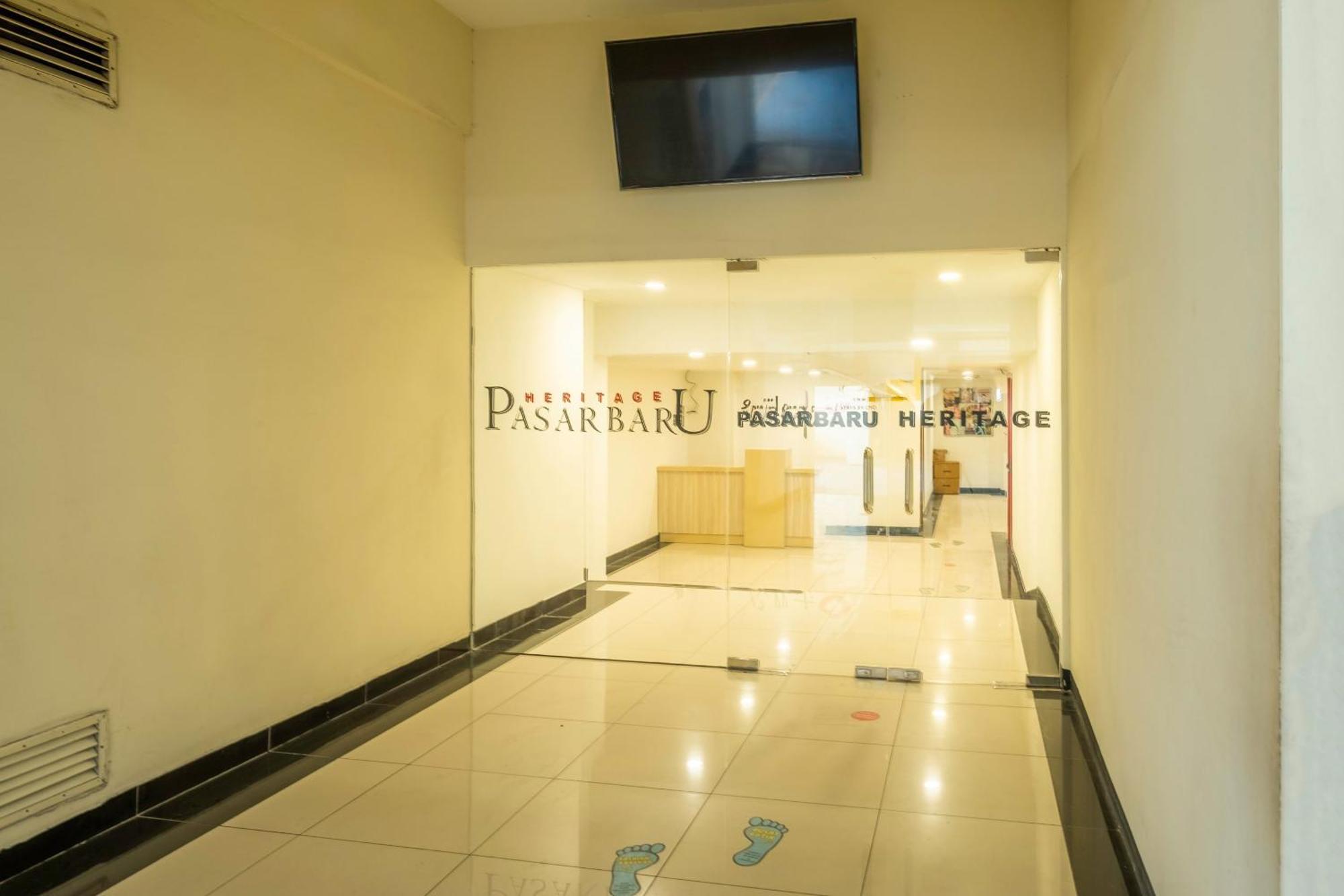 Super Oyo Collection O Hotel Pasar Baru Heritage Bandung Exterior foto