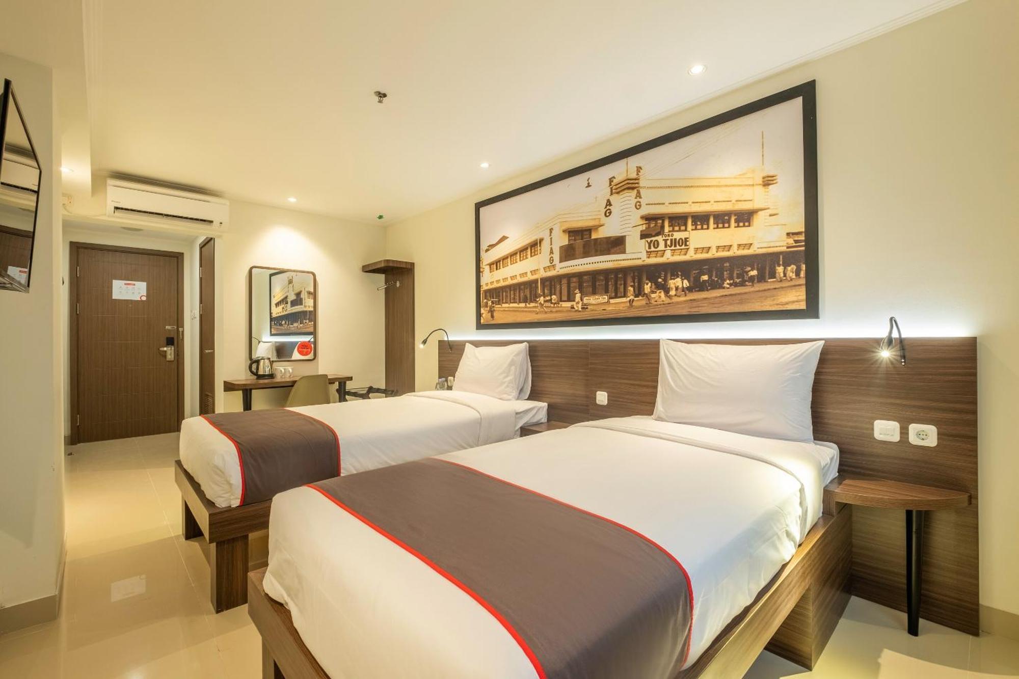Super Oyo Collection O Hotel Pasar Baru Heritage Bandung Exterior foto